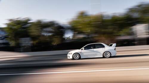 Детальний вигляд спортивного седана Mitsubishi Lancer Evolution IX. 8K