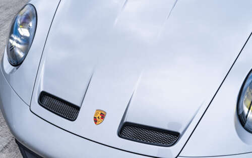 Високопродуктивний спортивний автомобіль Porsche GT3 RS, що демонструє свій елегантний... 7680x4800