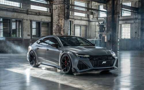 Високопродуктивний седан Audi RS7 з елегантним металевим кузовом і агресивним дизайном... 7680x4800