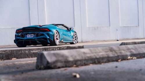 Детальний вигляд автомобіля Lamborghini Huracan Evo, на якому можна розгледіти його... 8K