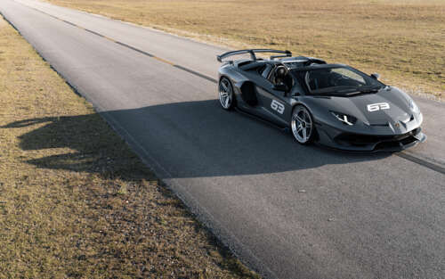 Зображення надзвичайно високої якості суперкара Lamborghini Huracan, що демонструє... 7680x4800