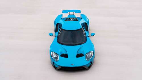 Елегантний і потужний суперкар Ford GT, що вирізняється аеродинамічним дизайном і... 8K