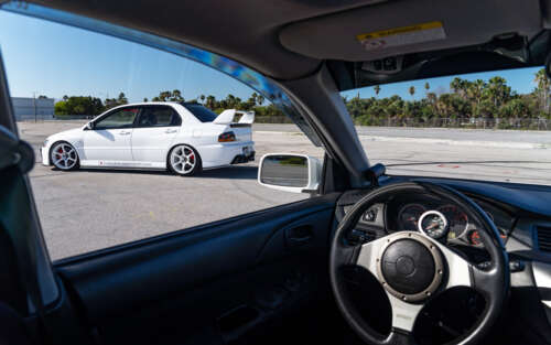 Детальний вигляд спортивного автомобіля Mitsubishi Lancer Evolution IX. 7680x4800