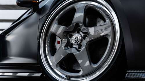 Професійно виконаний крупний план елегантного розкішного седана Audi з полірованим... 8K