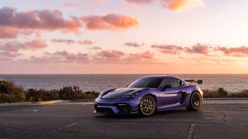 Елегантний і потужний спортивний автомобіль Porsche GT3 RS, що вирізняється агресивним... 8K