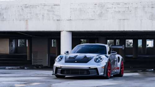 Елегантний і потужний Porsche GT3 RS, що демонструє свої аеродинамічні обриси та... 8K