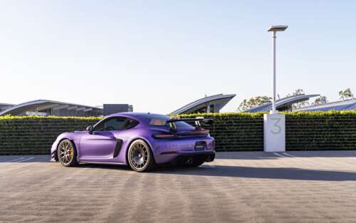 Високопродуктивний спортивний автомобіль Porsche GT3 RS з агресивним аеродинамічним... 7680x4800