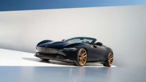 Елегантний і вишуканий Ferrari Roma – розкішний спортивний автомобіль, який вирізняється... 8K