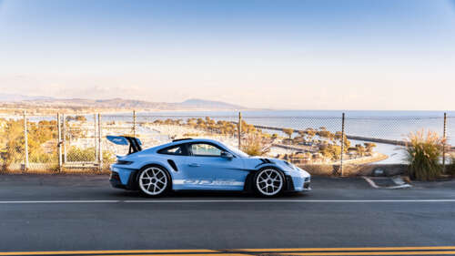 Елегантний і вишуканий спортивний автомобіль Porsche, що вирізняється сучасним аеродинамічним... 8K