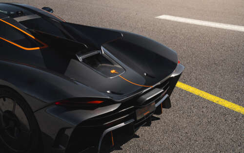 Елегантний і обтічний гіперкар Koenigsegg Jesko Absolut у динамічному середовищі,... 7680x4800