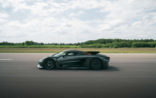 Елегантний і обтічний гіперкар Koenigsegg Jesko Absolut, представлений у вигляді... 7680x4800