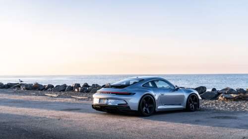 Високопродуктивний спортивний автомобіль Porsche GT3 RS з аеродинамічним дизайном. 8K