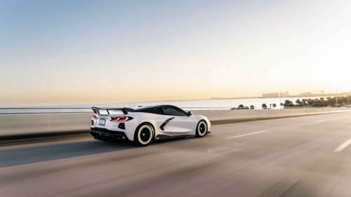 Високопродуктивний спортивний автомобіль Chevrolet Corvette C8 з елегантними, обтічними... 8K