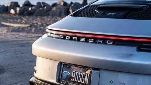 Високопродуктивний спортивний автомобіль Porsche GT3 RS, що вирізняється агресивним... 8K