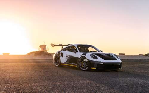 Високопродуктивний спортивний автомобіль Porsche GT3 RS, що вирізняється агресивним... 7680x4800